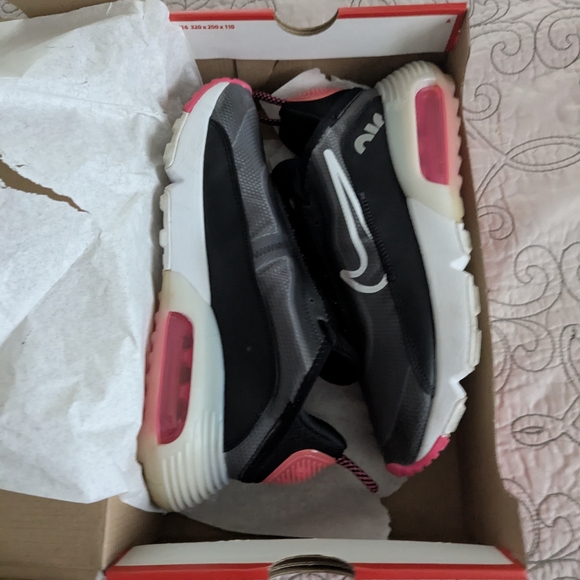 Nike Air Max 2090 Sneakers - Picture 9 of 14